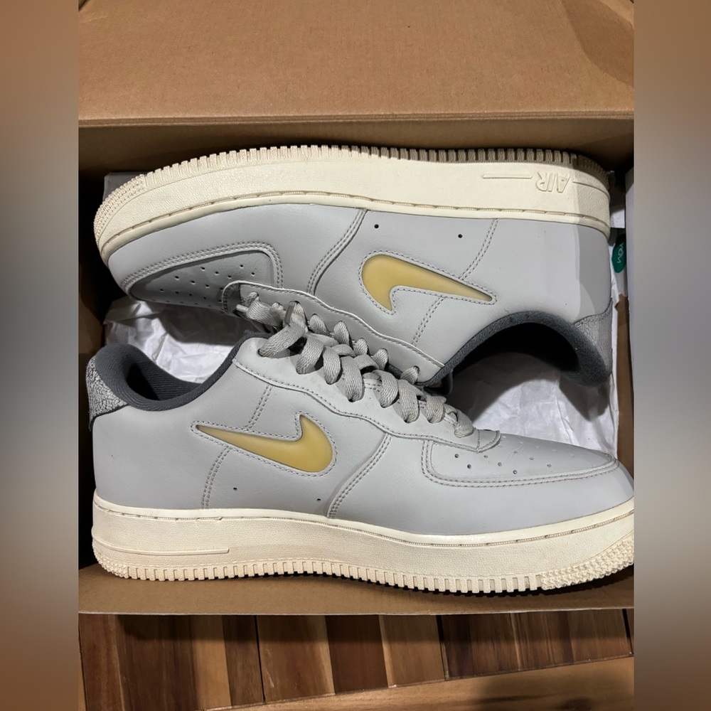 Nike Air Force 1 light bone men’s sz 10 - Picture 7 of 7